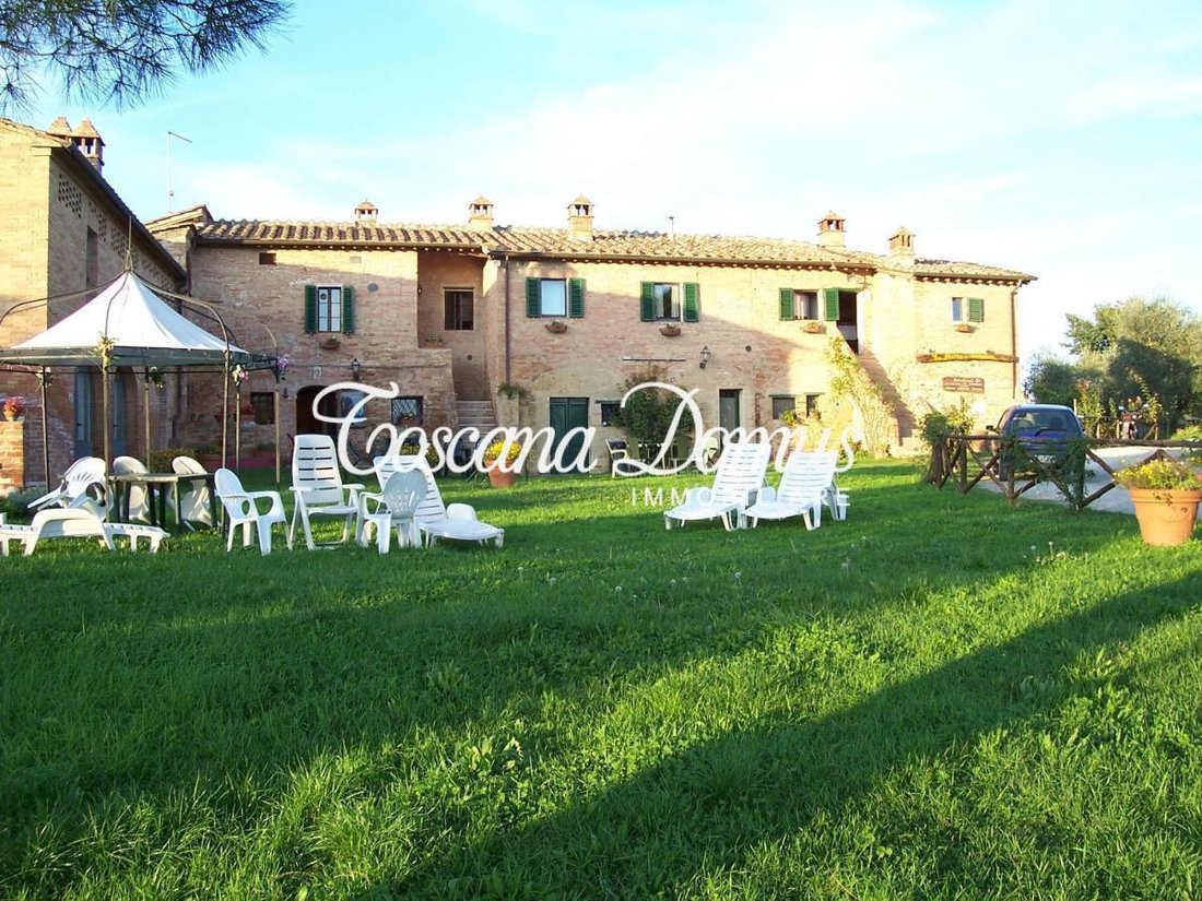 Farm Ranch in Siena, Tuscany, Italy 1 - 11768271