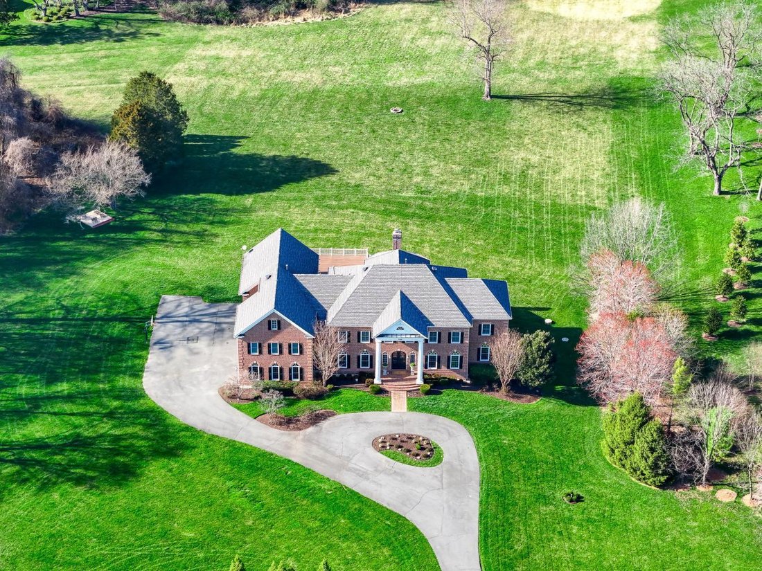House in Great Falls, Virginia, United States 3 - 15392890
