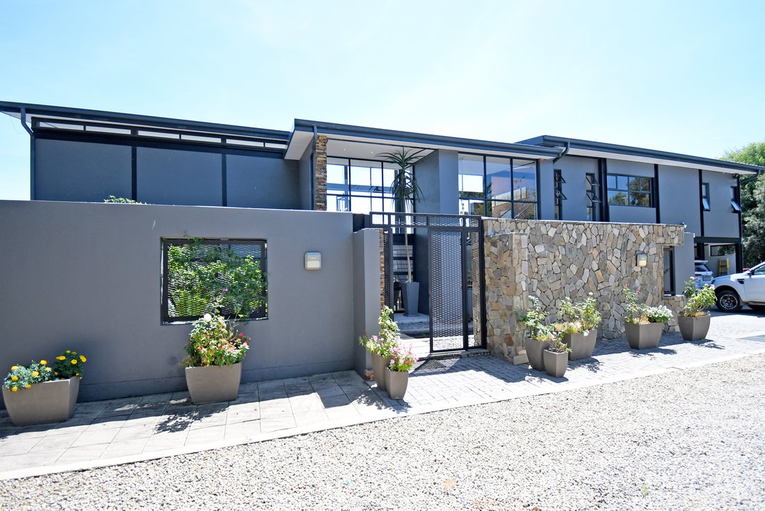 House in Chartwell, Gauteng, South Africa 2 - 15390606