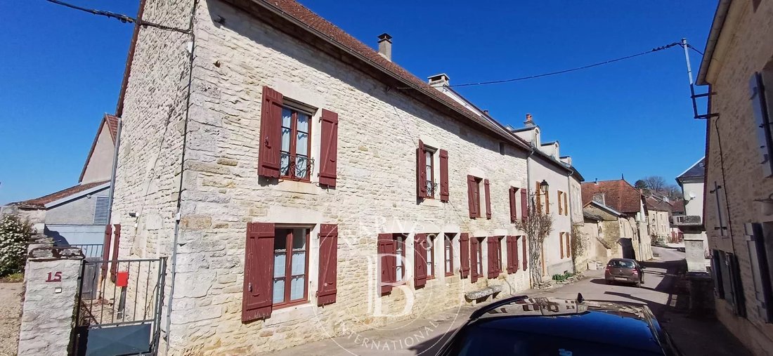 House in Mont-Saint-Jean, Bourgogne – Franche-Comté, France 2 - 15389313