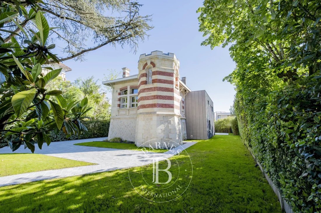 House in Bourg, Pessac, France 2 - 13848924