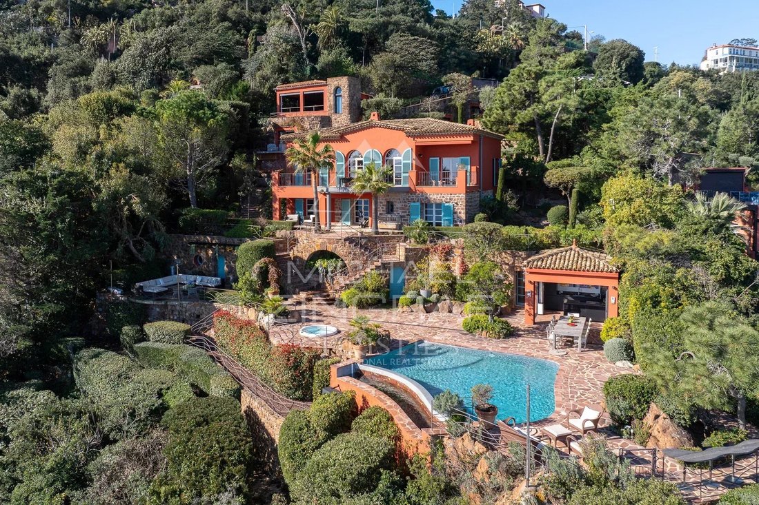 Villa in Théoule-sur-Mer, Provence-Alpes-Côte d'Azur, France 4 - 15142235