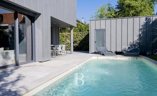 House in Bourg, Pessac, France 1