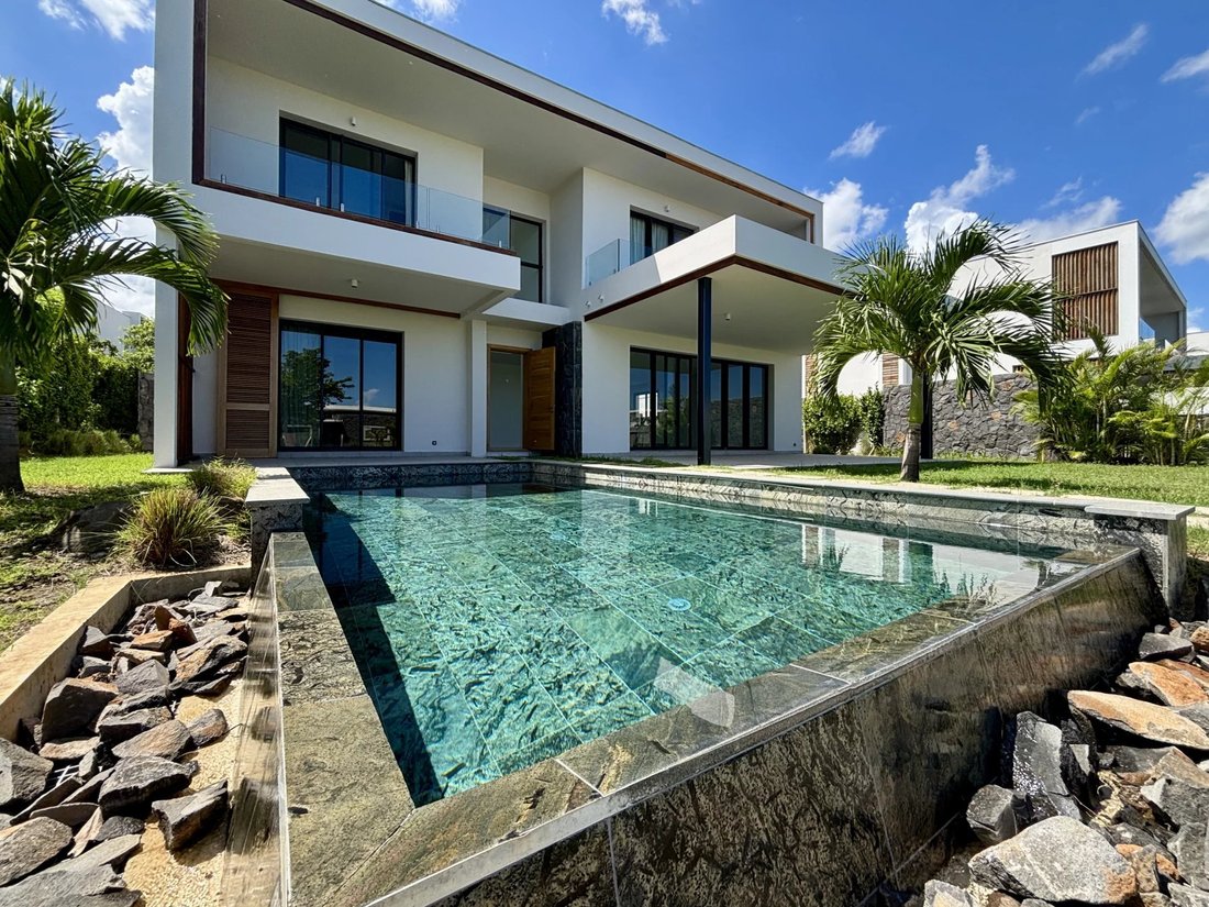 Villa in Tamarin, Rivière Noire District, Mauritius 1 - 15394251