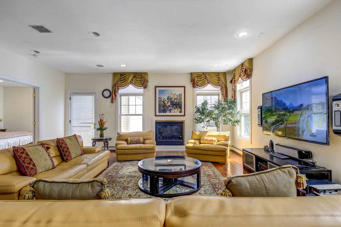 Condo in Port Washington, New York, United States 5 - 15394457