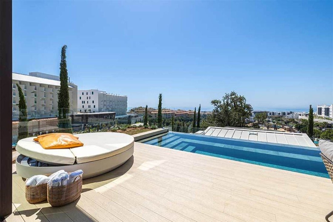 Villa in Fuengirola, Andalusia, Spain 2 - 15394777