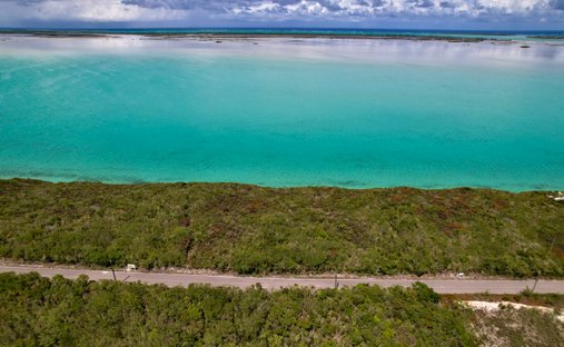 Terrain à Bottle Creek, Caicos Islands, Îles Turks et Caïques 1