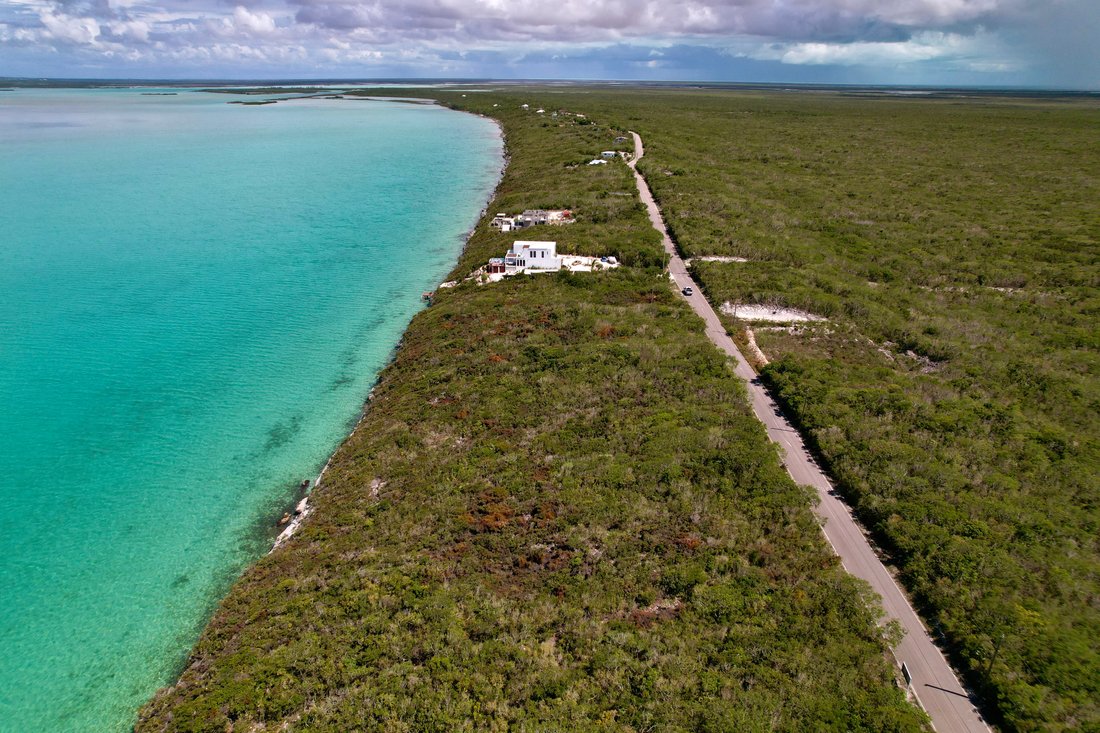 Land in Bottle Creek, Caicos Islands, Turks and Caicos Islands 2 - 15394574