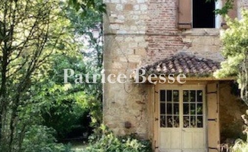 Castle for Sale in Penne-d'Agenais, Nouvelle-Aquitaine, France