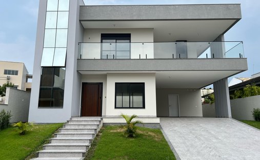 Villa in Florianópolis, State of Santa Catarina, Brazil 1