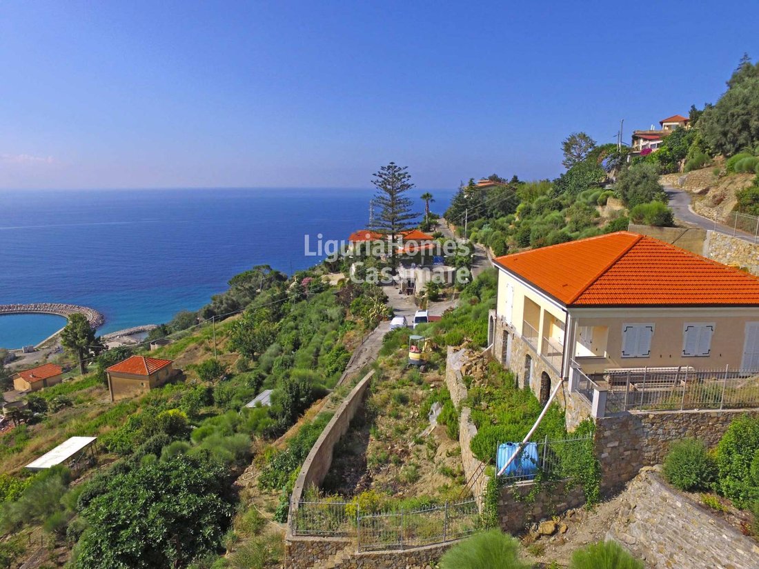 Villa in Aurelia Ponente Street - Valdirodi, Ospedaletti, Liguria 1 - 11297029