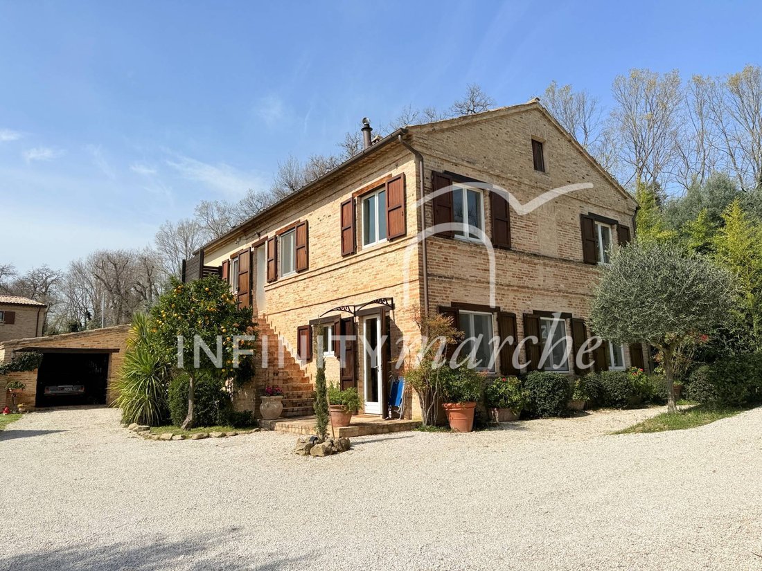 Country House in Montecosaro, Marche, Italy 1 - 15396445