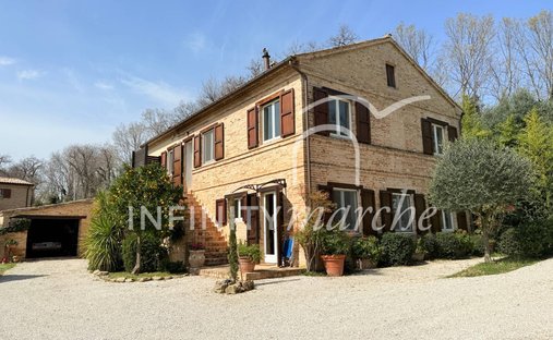 Country House in Montecosaro, Marche, Italy 1