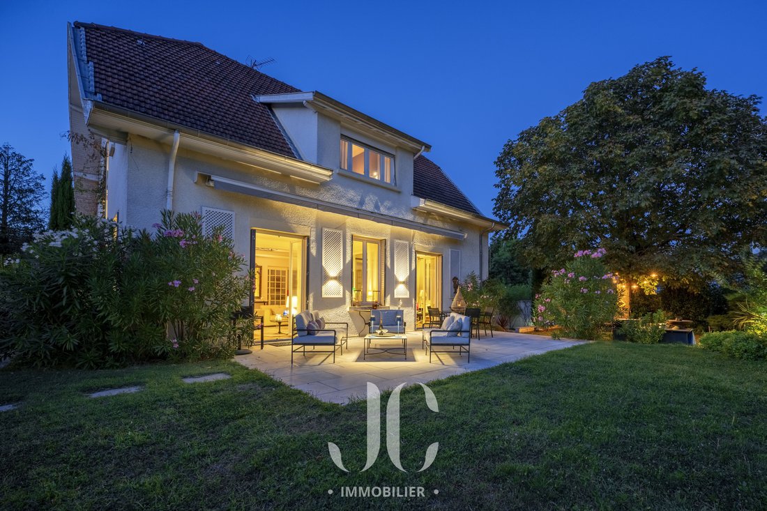 House in Charbonnieres-les-Bains, Auvergne-Rhône-Alpes, France 5 - 15396632