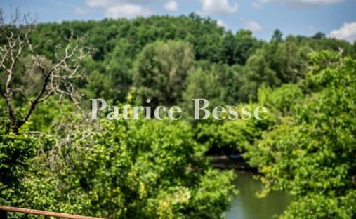 Castle for Sale in Penne-d'Agenais, Nouvelle-Aquitaine, France