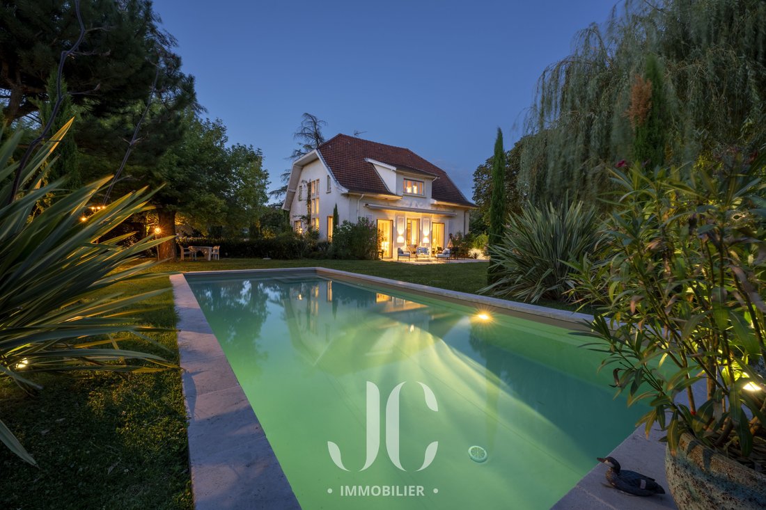 House in Charbonnieres-les-Bains, Auvergne-Rhône-Alpes, France 1 - 15396632