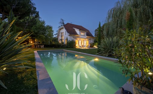 House in Charbonnieres-les-Bains, Auvergne-Rhône-Alpes, France 1