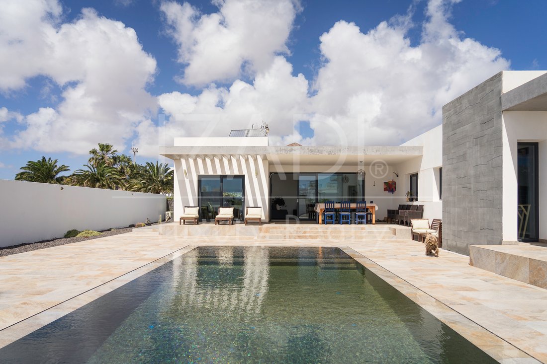 Chalet in Costa Teguise, Teguise, Canary Islands 1 - 15395239