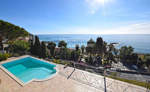 Villa a Centro, Ospedaletti, Liguria 1