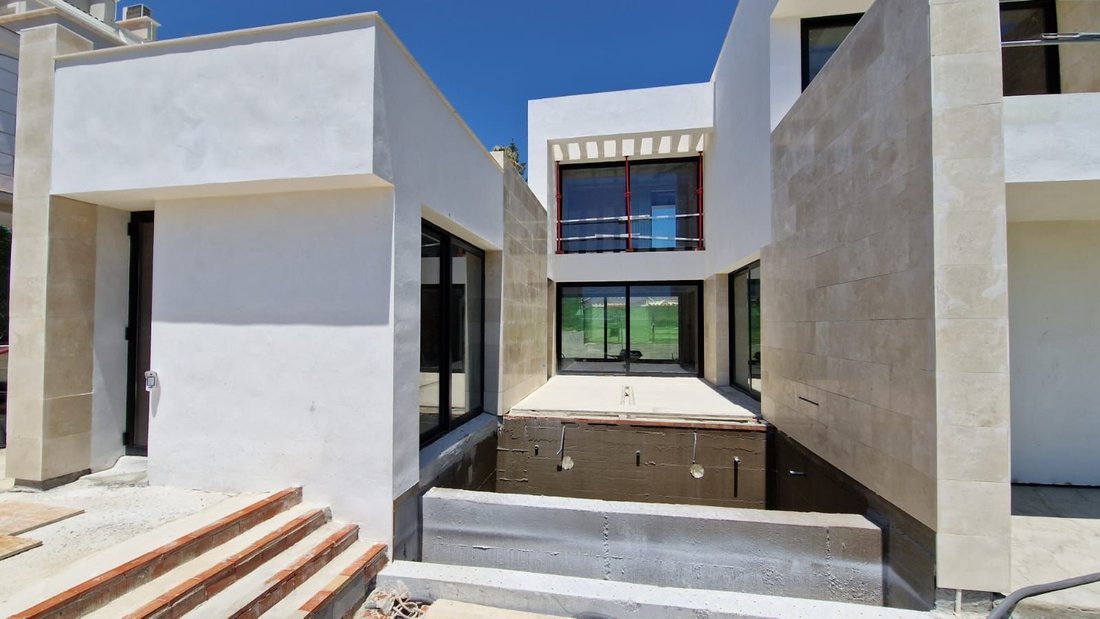 Villa in Puerto Banus, Marbella, Spain 1 - 14374410