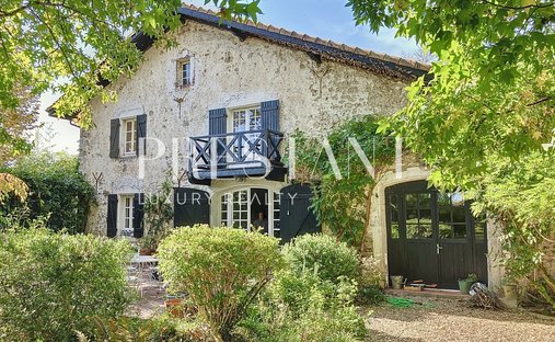 House in Saint-Laurent-de-Gosse, Nouvelle-Aquitaine, France 1
