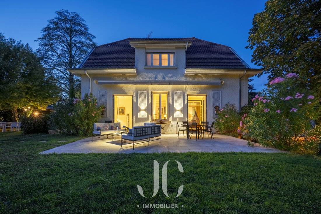 House in Charbonnieres-les-Bains, Auvergne-Rhône-Alpes, France 2 - 15396632