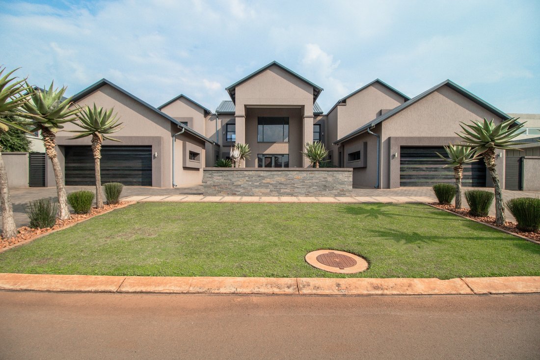 House in Serengeti Golf and Wildlife Estate, Gauteng, South Africa 2 - 15397051