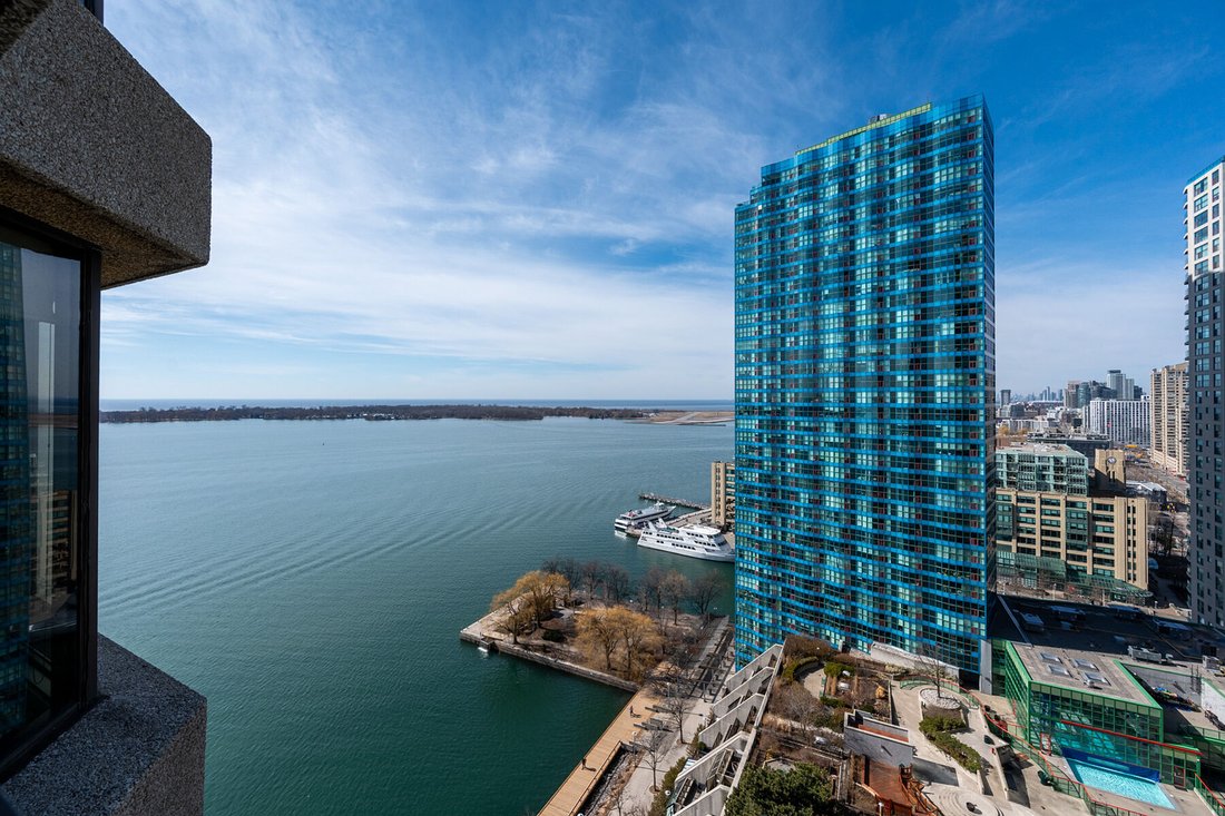 Condo in Toronto, Ontario, Canada 1 - 15397764
