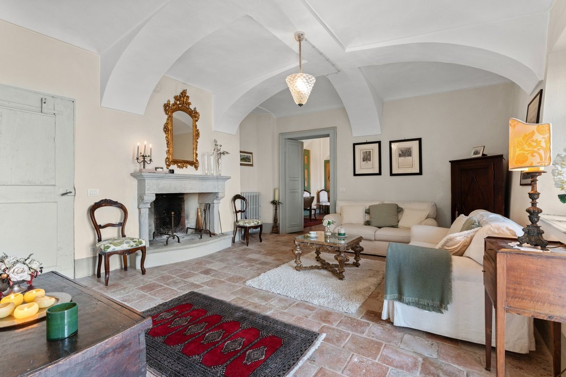 Villa in Monchiero Alto, Piedmont, Italy 2 - 15398495