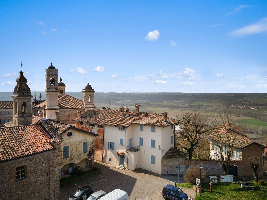 Villa in Monchiero Alto, Piedmont, Italy 1 - 15398495