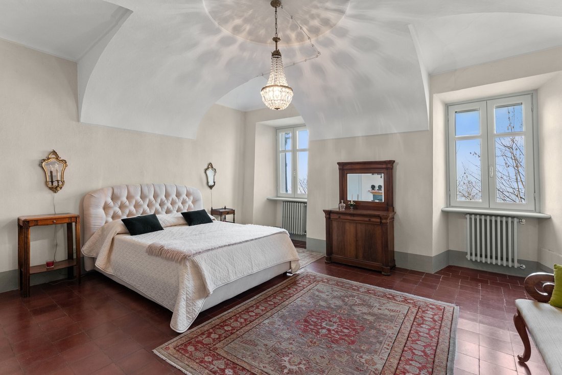 Villa in Monchiero Alto, Piedmont, Italy 5 - 15398495