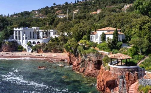 Villa à Saint-Raphaël, Provence-Alpes-Côte d'Azur, France 1