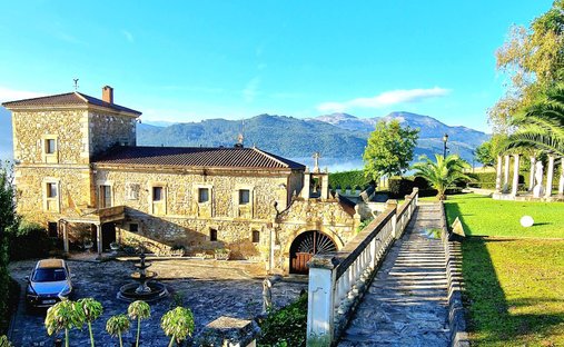 Villa in Voto, Cantabria, Spain 1