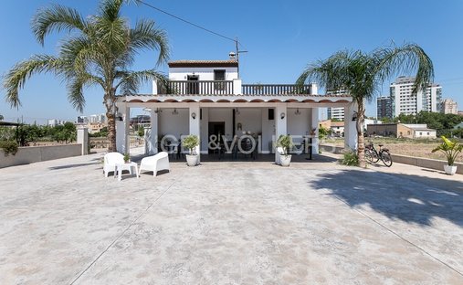 House in Quatre Carreres, Valencia, Spain 1