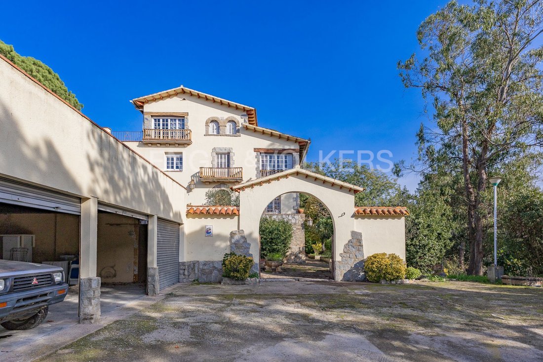 House in Montornes del Valles, Catalonia, Spain 2 - 15012935