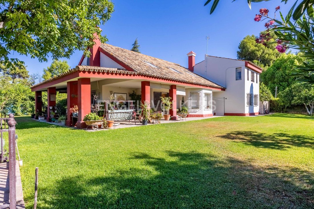 Townhouse en Tomares, Andalucía, España 2 - 14966932