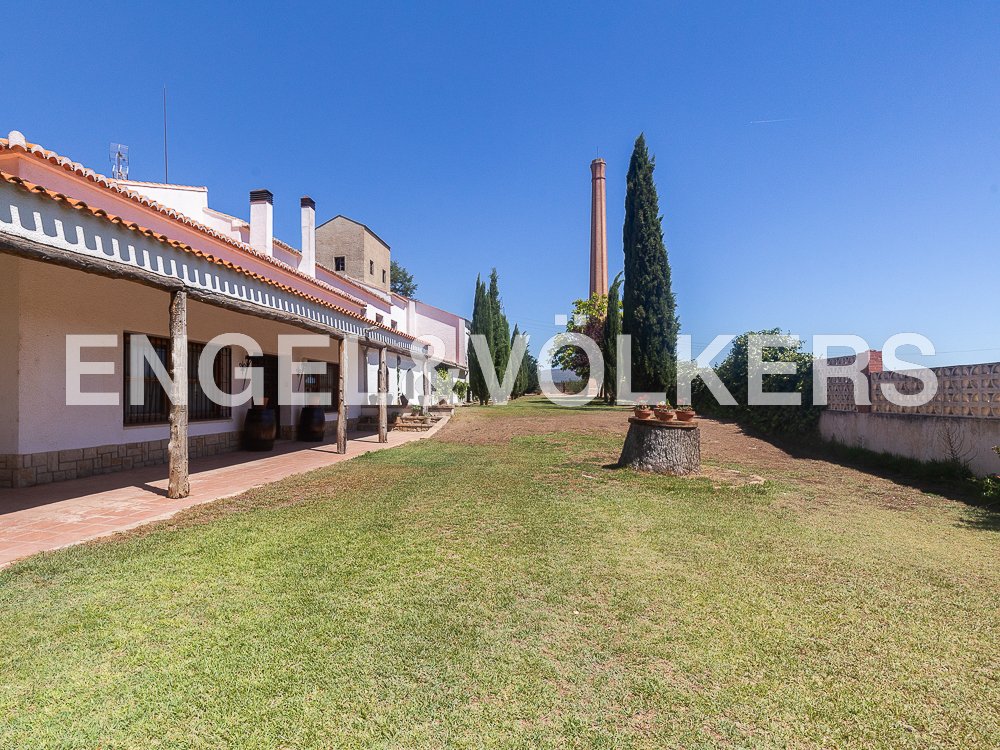 Finca in Requena, Valencian Community, Spain 2 - 13127935