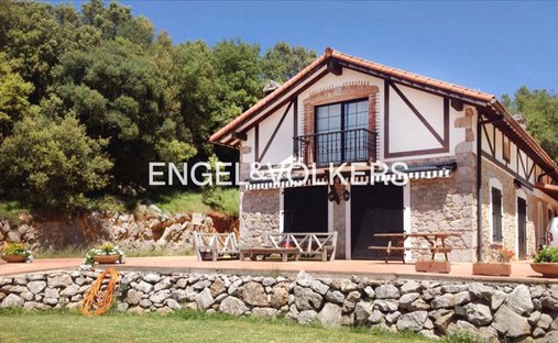 Country House in Voto, Cantabria, Spain 1
