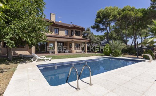 House in Boadilla del Monte, Comunidad de Madrid, Spain 1