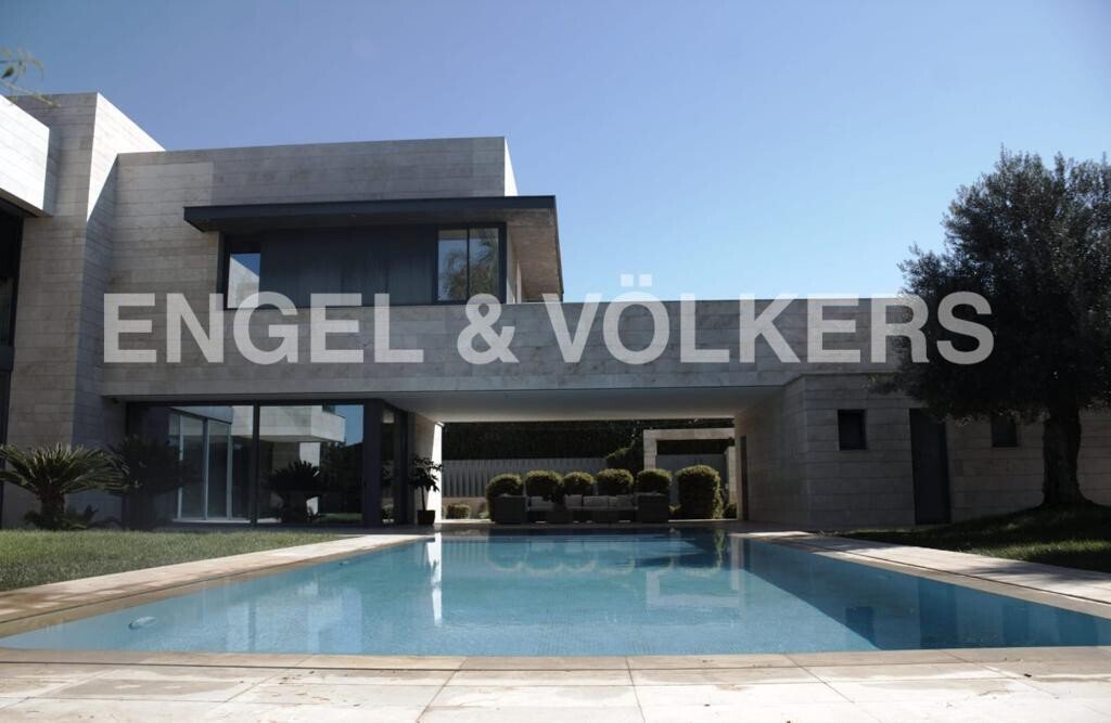 Villa in Dos Hermanas, Andalusia, Spain 2 - 13087502