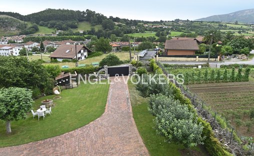 Castle for Sale in Castro-Urdiales, Cantabria, Spain
