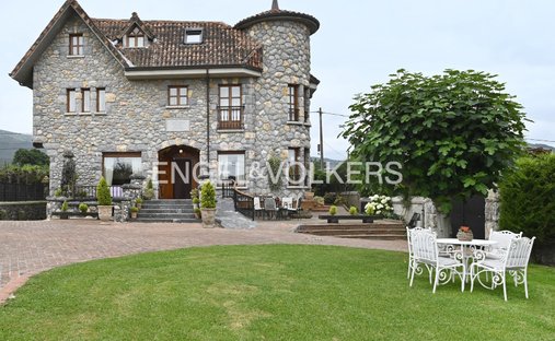 Castle for Sale in Castro-Urdiales, Cantabria, Spain