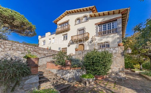 House in Montornes del Valles, Catalonia, Spain 1