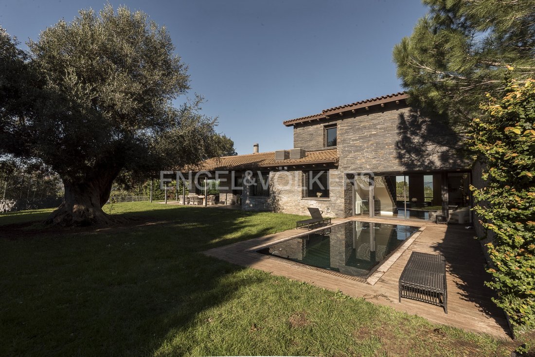 House in Corbera de Llobregat, Catalonia, Spain 3 - 15117021