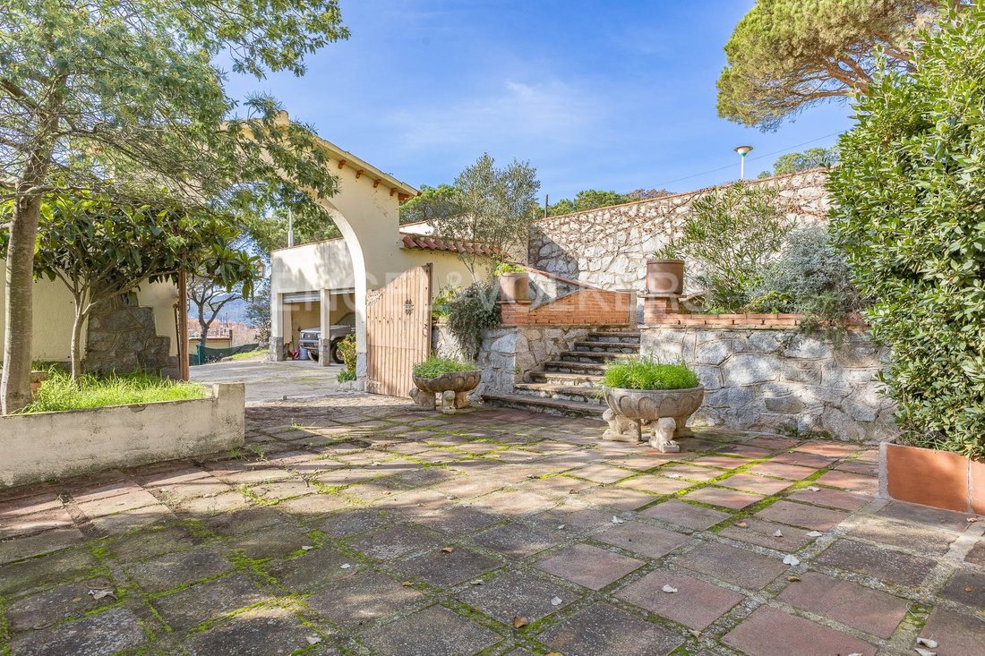 House in Montornes del Valles, Catalonia, Spain 3 - 15012935