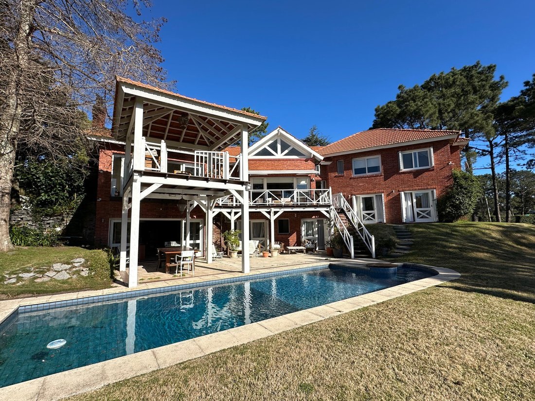 Townhouse in Punta del Este, Maldonado Department, Uruguay 2 - 15399357