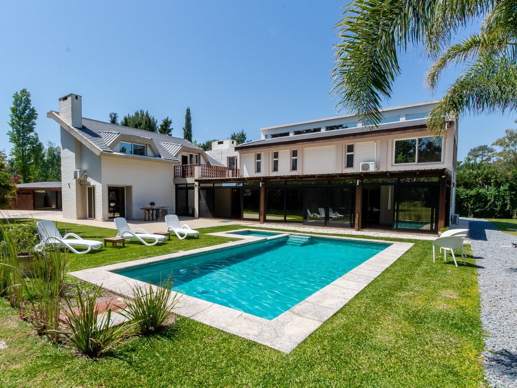 Townhouse in Punta del Este, Maldonado Department, Uruguay 1 - 15399394