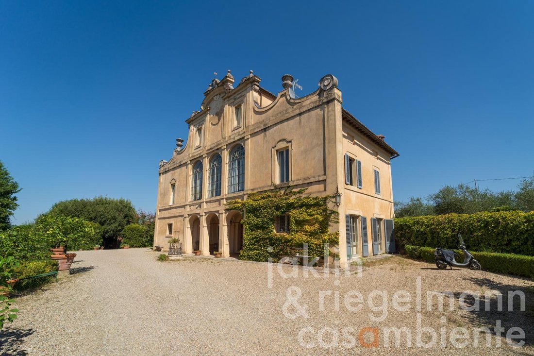 Estate in Siena, Tuscany, Italy 4 - 15399370