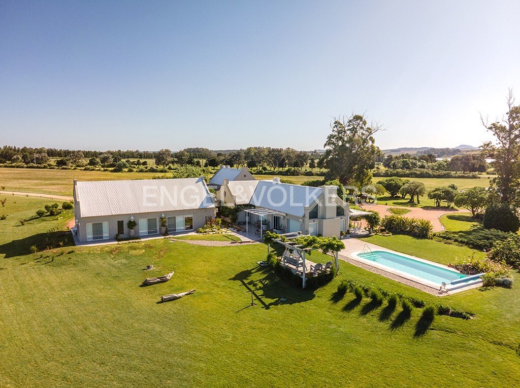 Country House in San Carlos, Maldonado Department, Uruguay 1 - 15399437