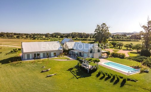 Country House in San Carlos, Maldonado Department, Uruguay 1